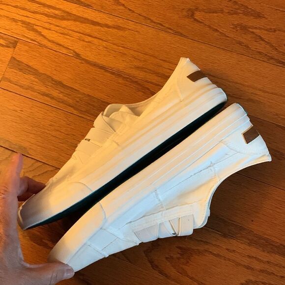 Blowfish Malibu Canvas Size 11 White Slip-on Sneakers. NWOT - Picture 5 of 10